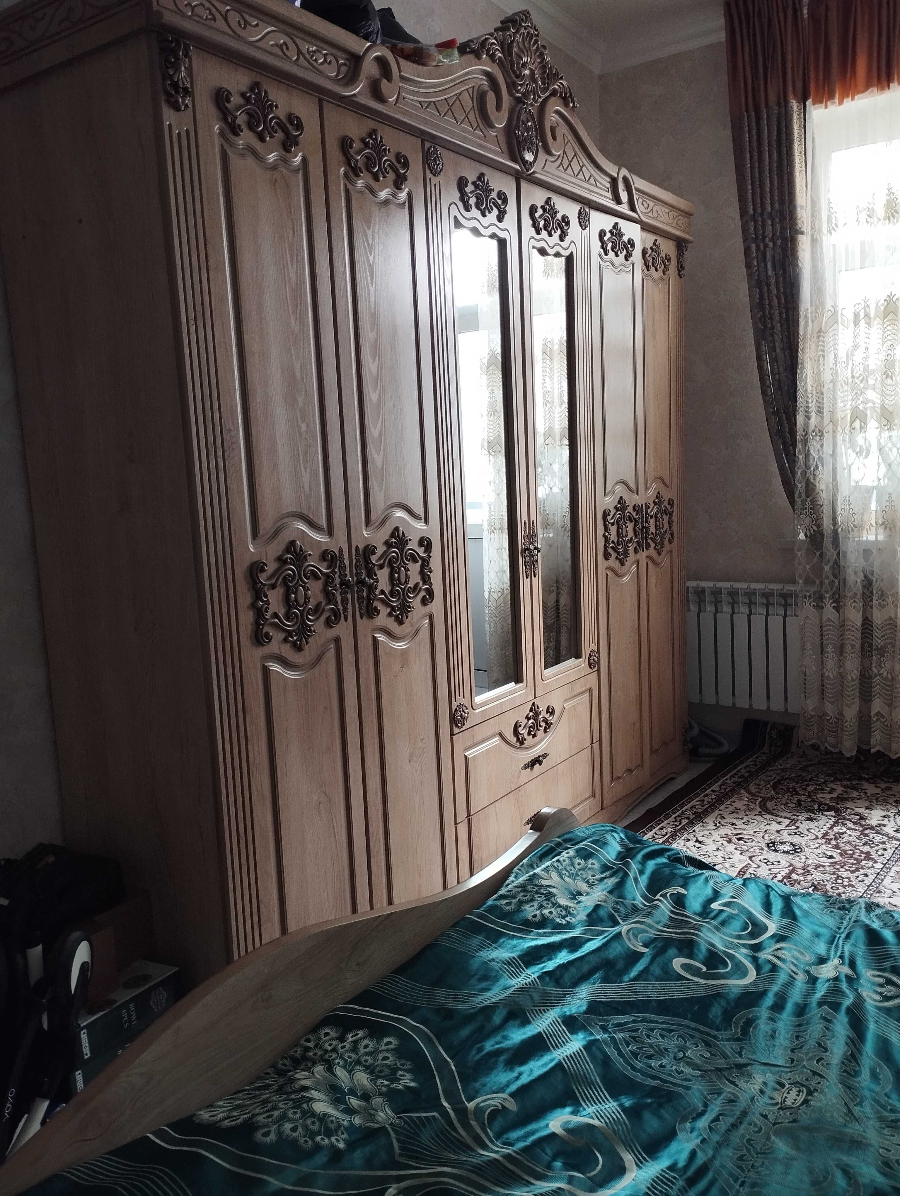 Спальный гарнитур янги холатда