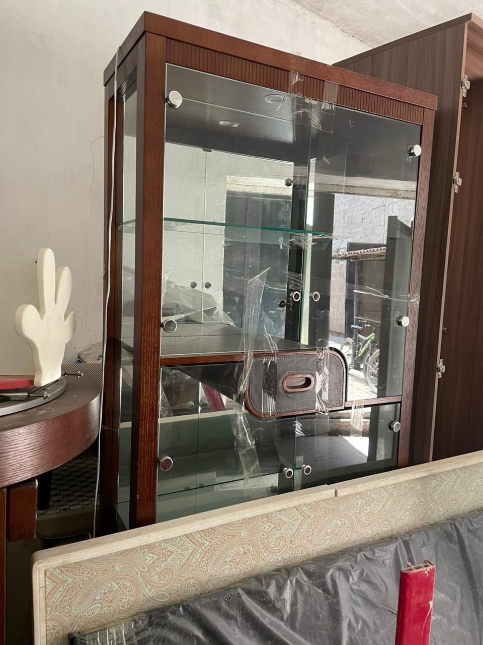 Продам сервант в отличном состоянии