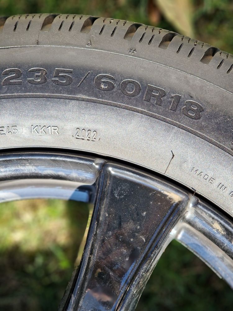 Зимни Гуми с Джанти 235/60R18