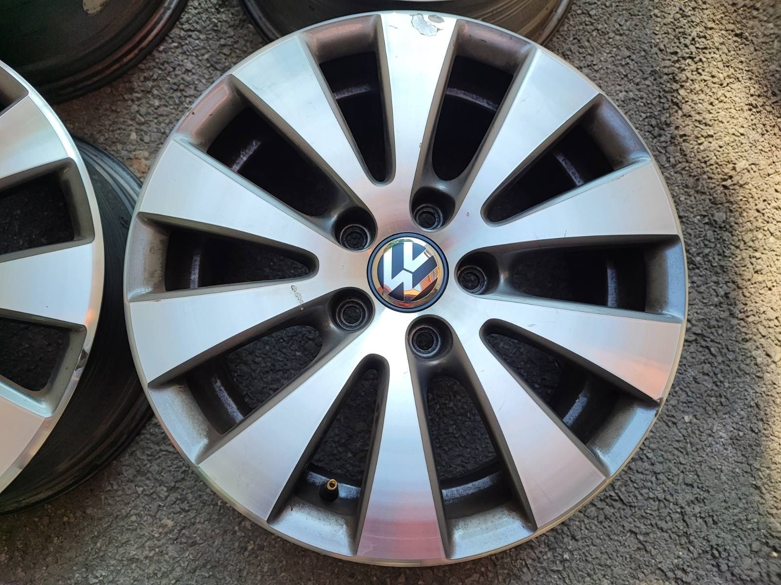 Фолксваген/VW; 16 цола 5х112; 4бр. Оригинални лети джанти