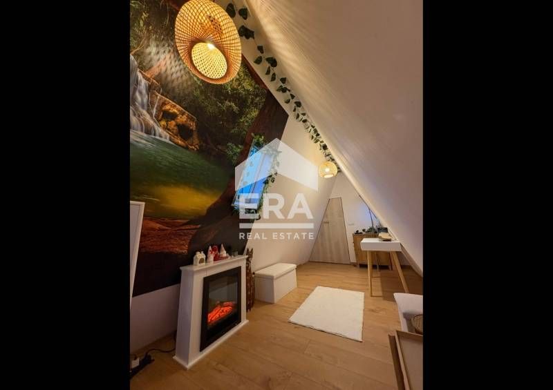 ЕРА Фаворит продава уникална дървена къща в Алпийски стил