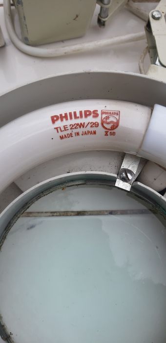 Lampă cu lupă profesională si braț  extensibil