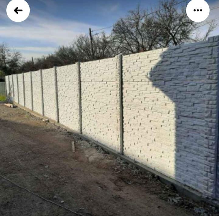 Gard din beton de plăci