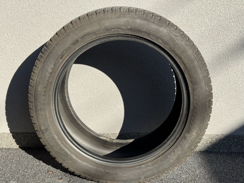 2 buc. anvelope iarna GoodYear UltraGrip 8 285/45/20 Audi Q7