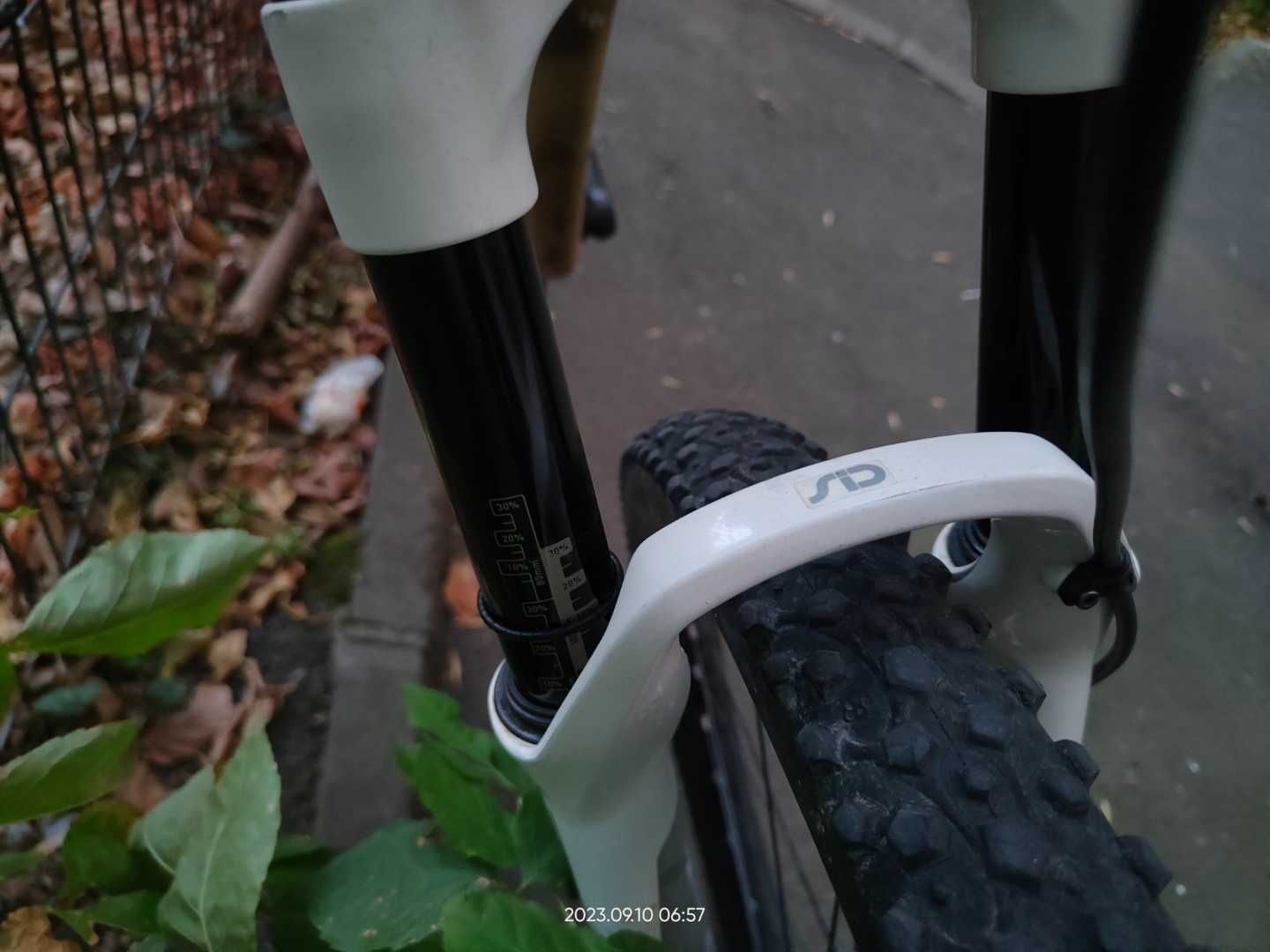 Bicicleta MTB XC full suspension carbon 27.5"