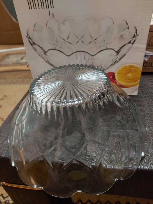 Стъклена купа нова