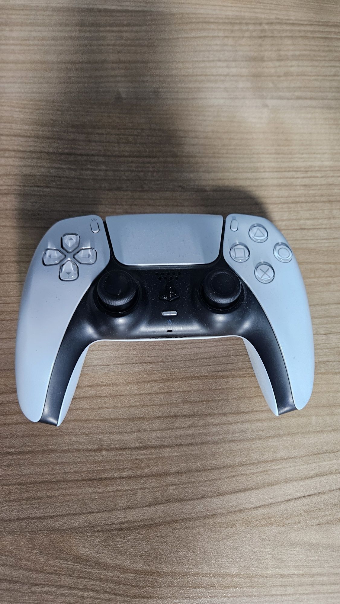 PS4 PRO 1 TB с 3 контролера