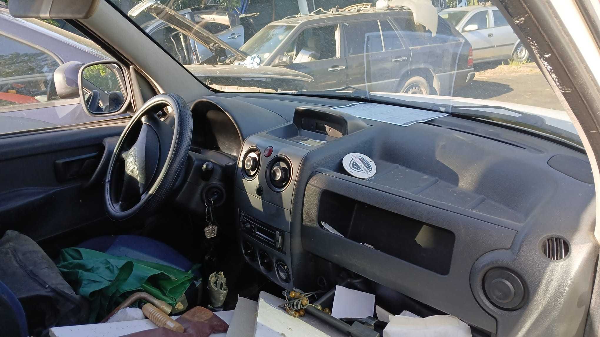 Dezmembrez Peugeot Partner 1.9 Diesel Din 2003 - WJY