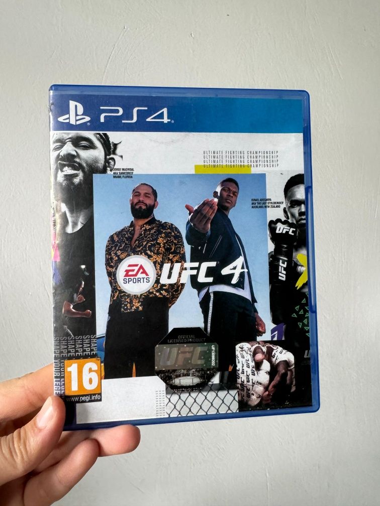 Продаю UFC 4 на пс4