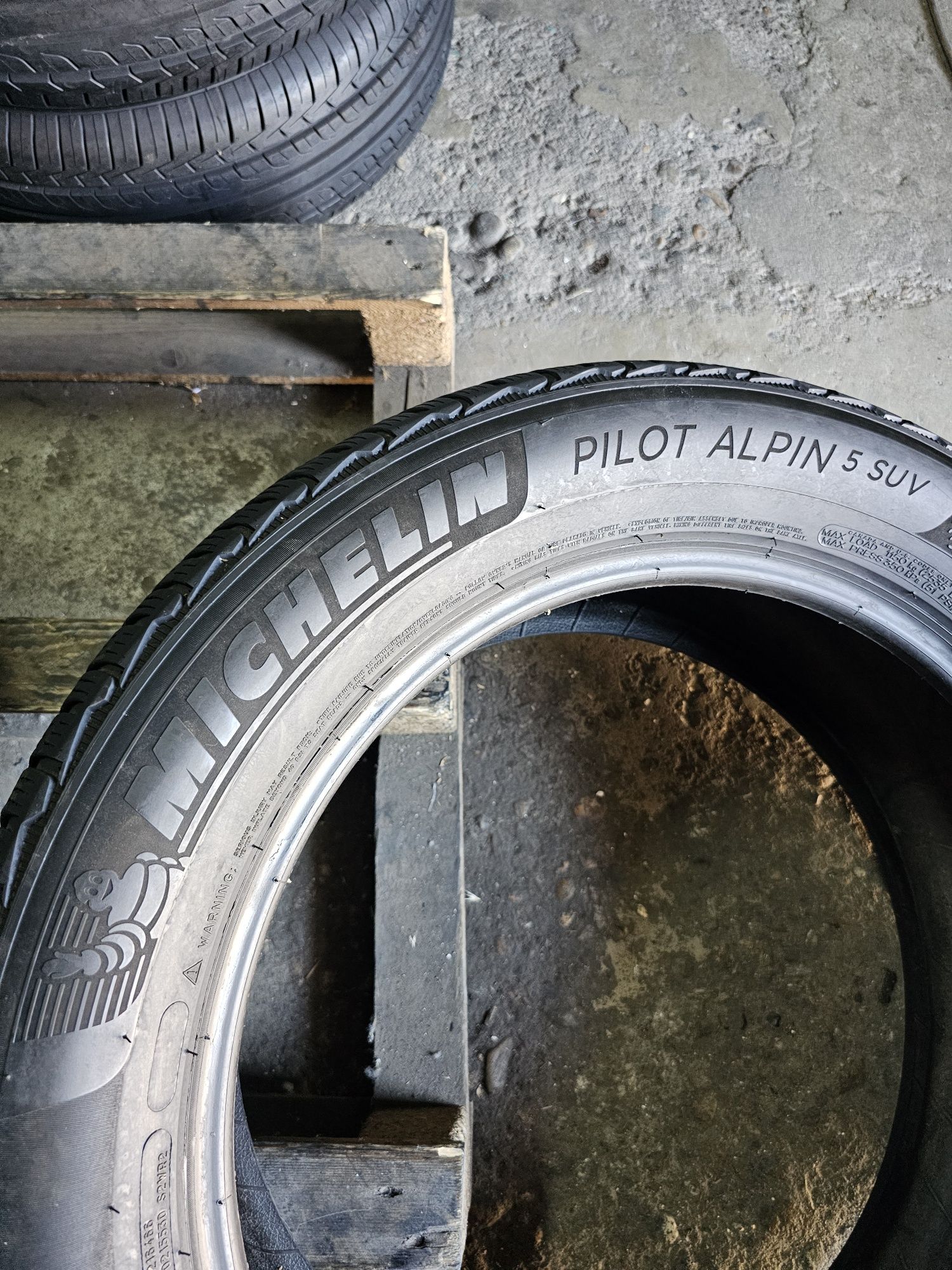 2 anvelope iarna 275 50 20 Michelin 6.5mm