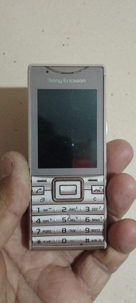 Продаются телефон Sony Ericsson  j10i