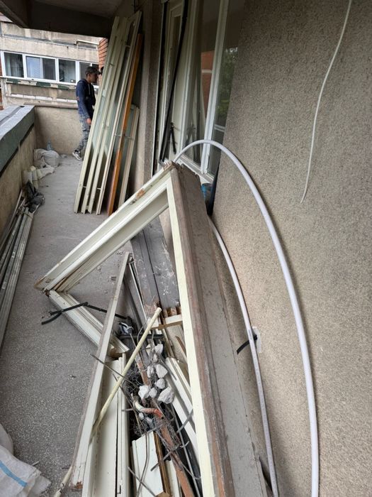 Transport moloz Car Moloz Debarasare mobila evacuare apartamente