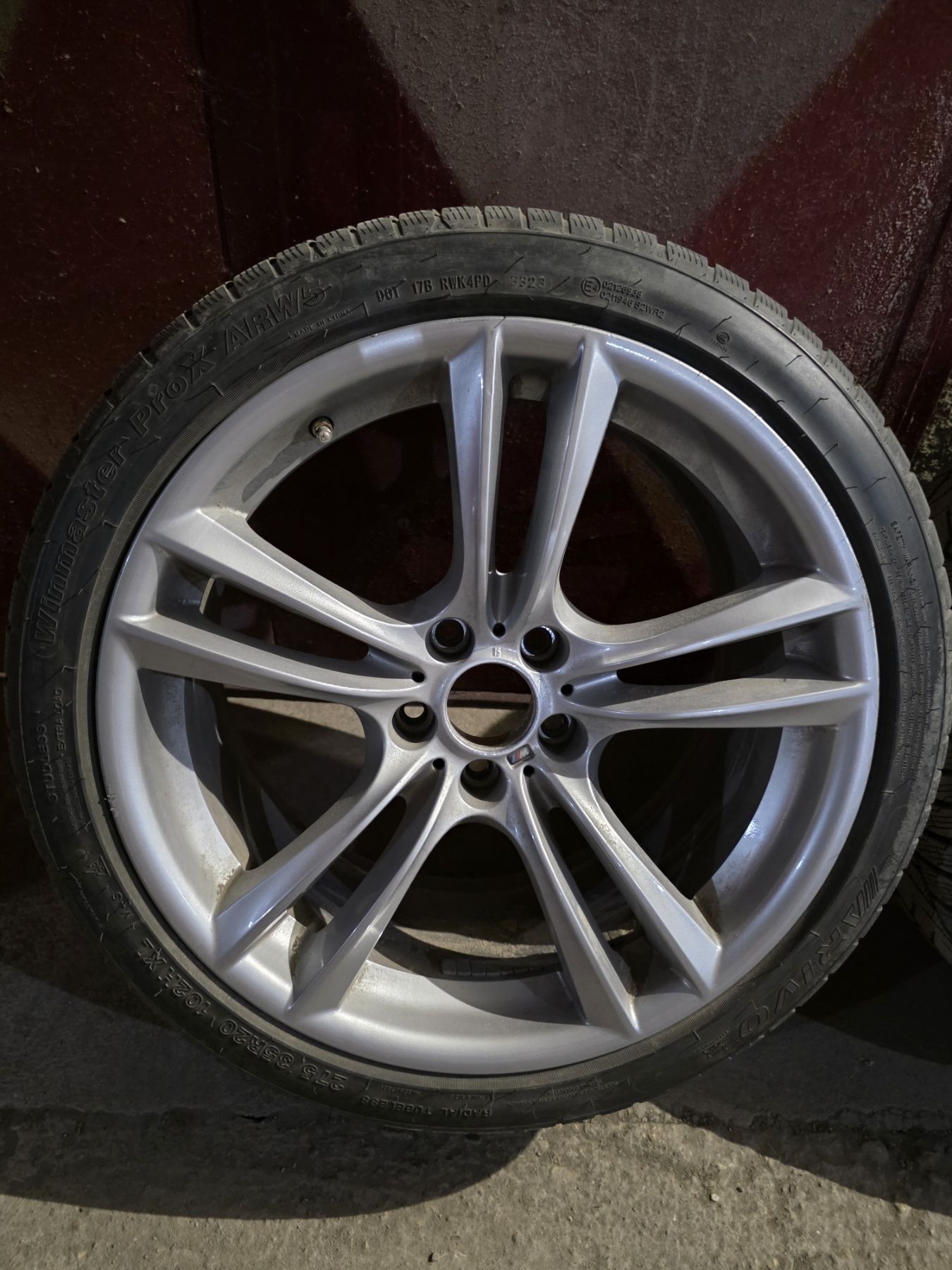 BMW Style 303 – 20 цола със зимни гуми Arivo DOT 2023