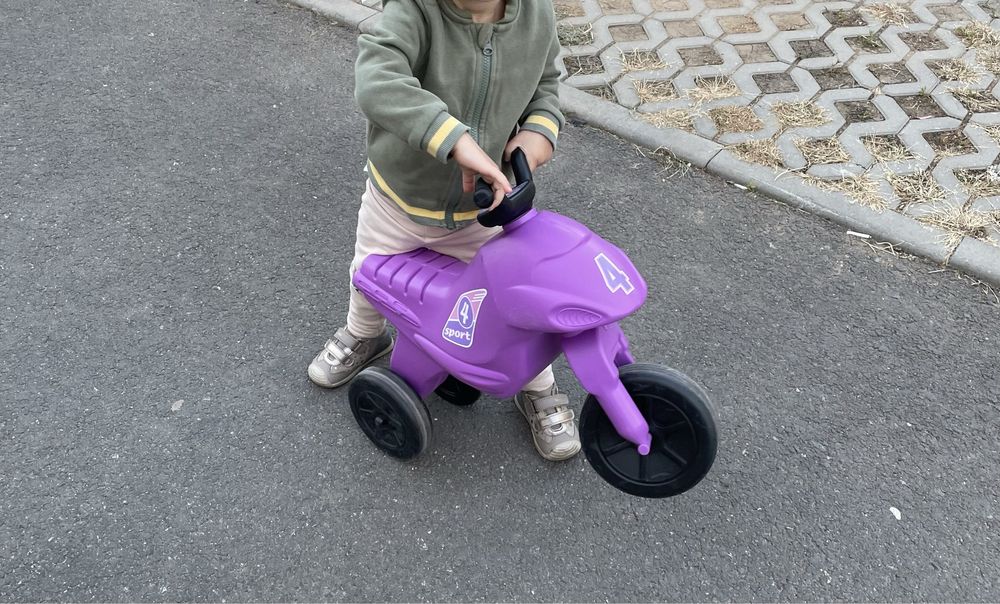 Motocicleta fara pedale 3 roti copii mov mediu