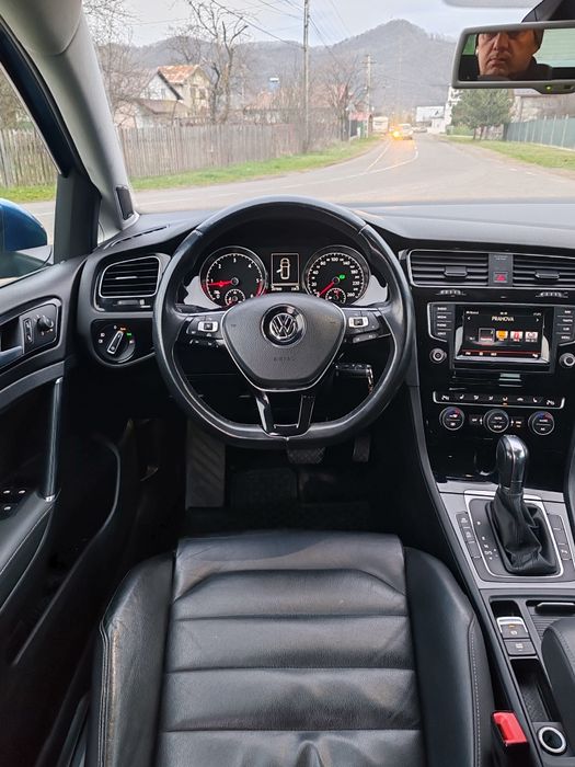Golf 7  2.0 TDI 150CP, înmatriculat unic proprietar,mașina este full!