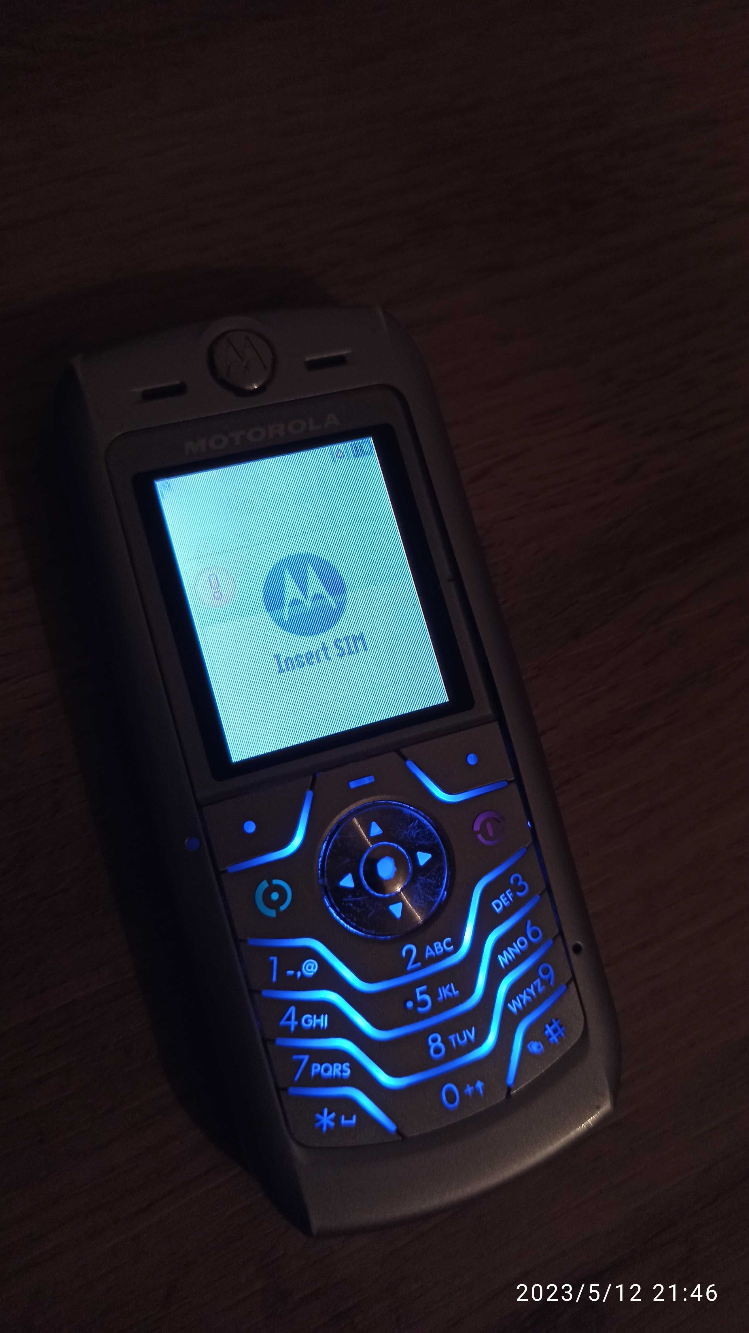 "Motorola L6".   телефон