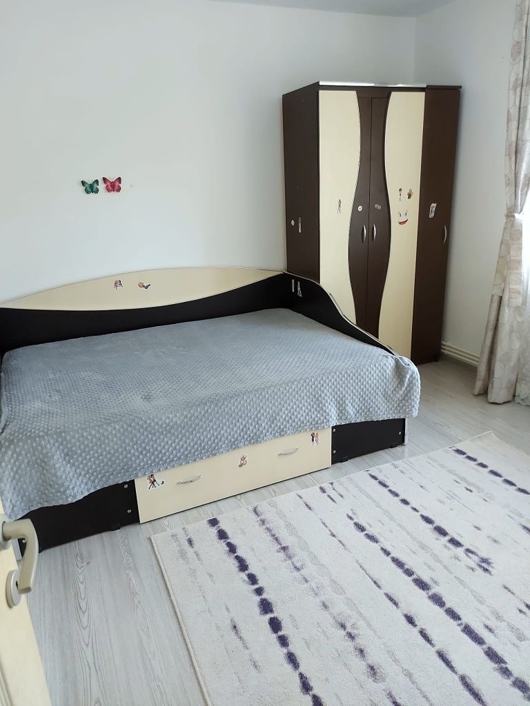 Inchiriez  apartament 2 camere