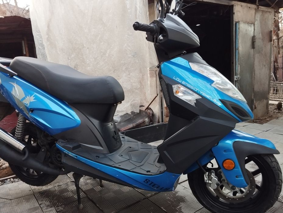 Продам скутер Racer Steals