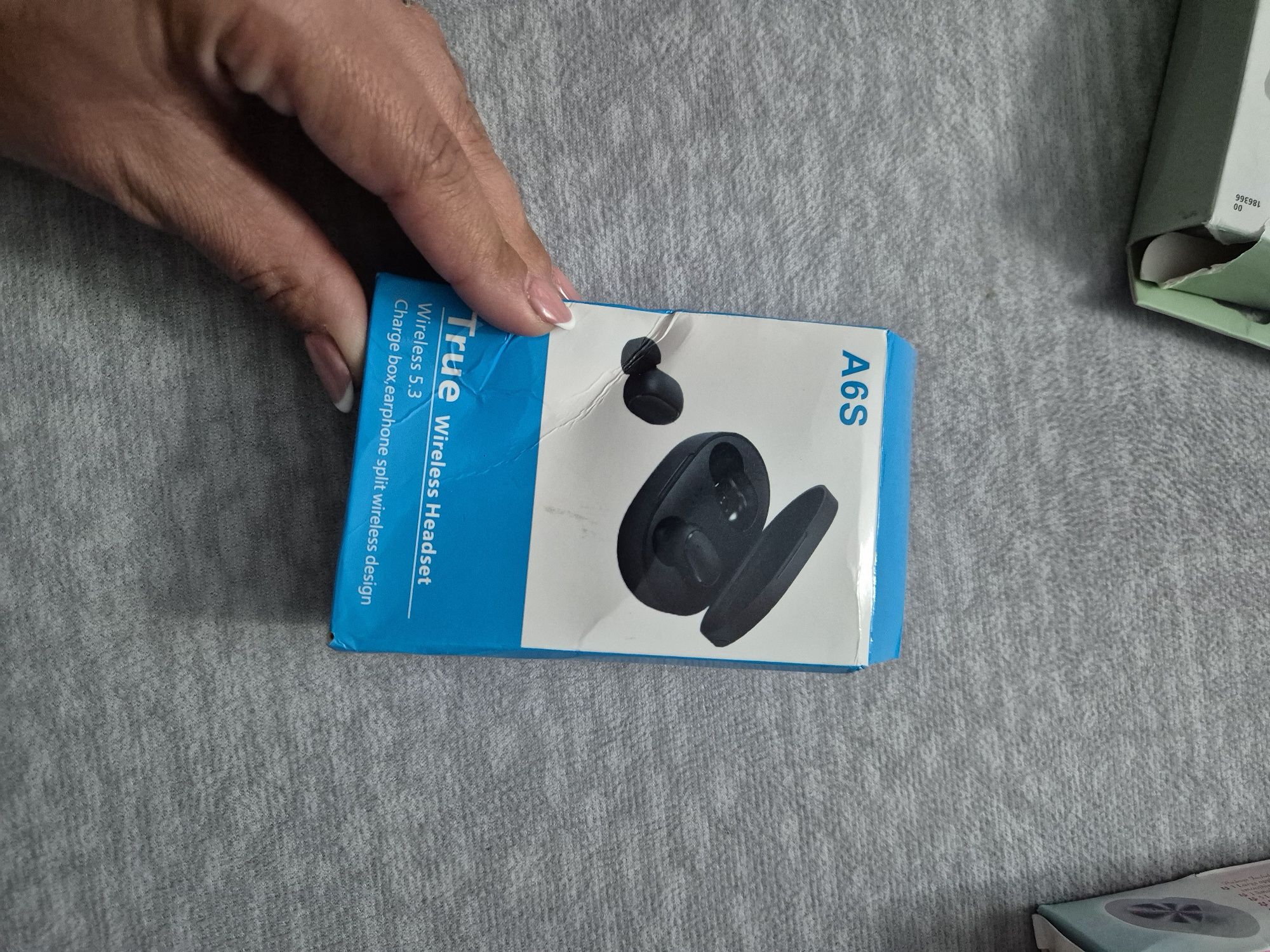 Casti wireless noi