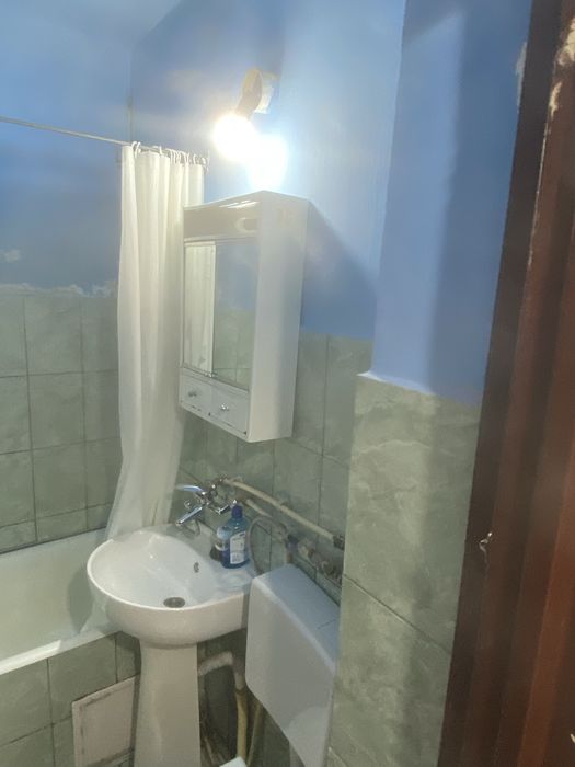 Inchiriez garsoniera