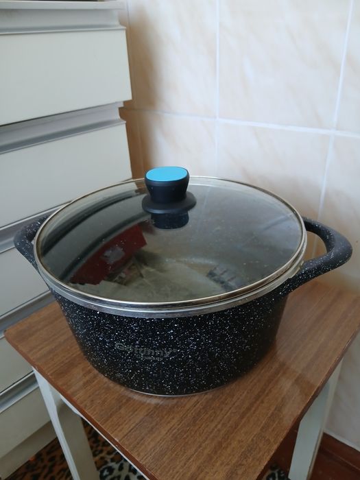 Казан  большой .