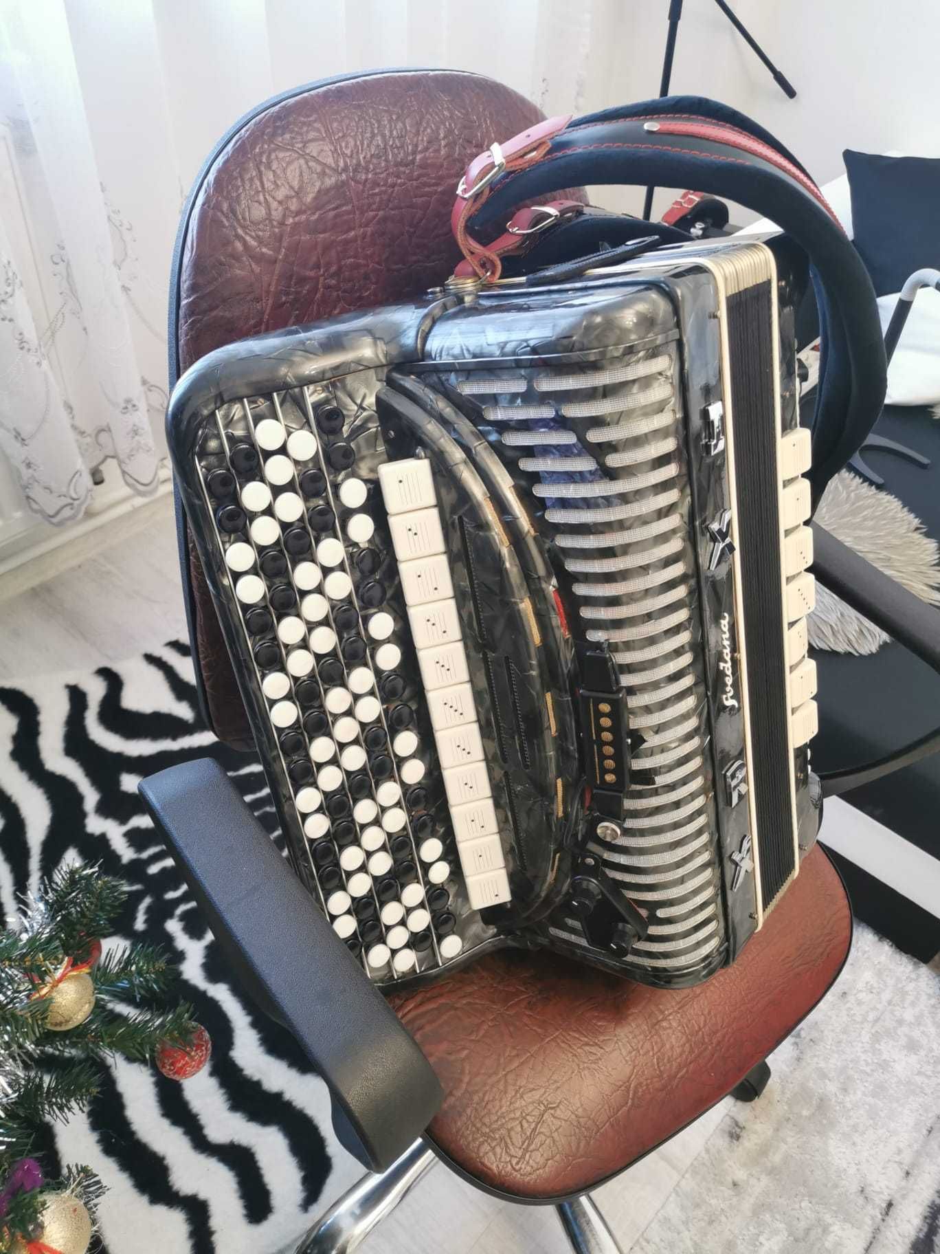 vand urgent acordeon armonica