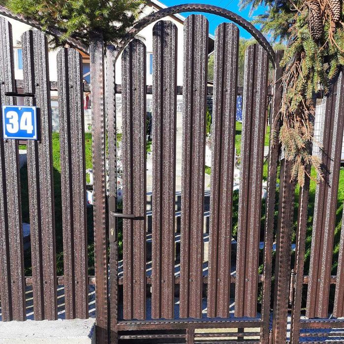 Garduri si porti din panou stil jaluzele, sipca metalica, plasa si BCA