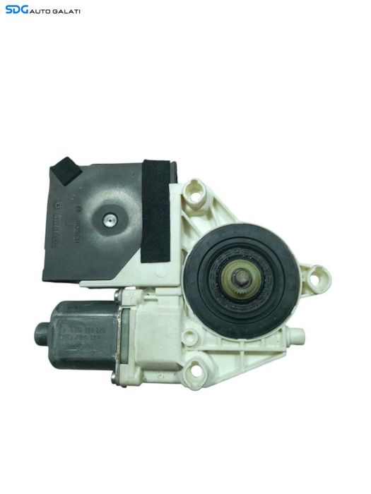 Motoras Macara Electrica de pe Usa Portiera Dreapta Fata Skoda Octavia 2 2004 - 2013 Cod 1K0959792L 1K0959701P 1K5837401AH [N0584]