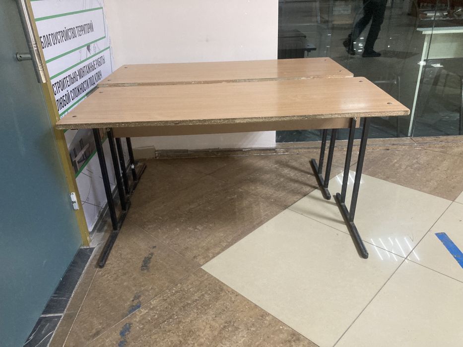 Продам парты целые