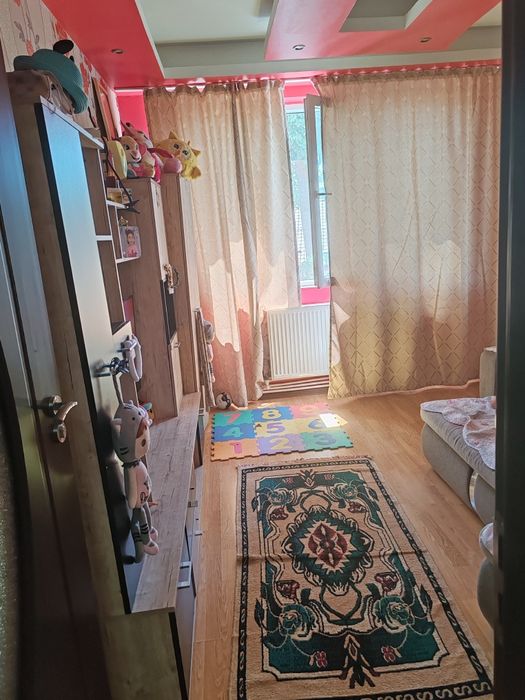 Vand Apartament 2 camere decomandat zona ciocarlia