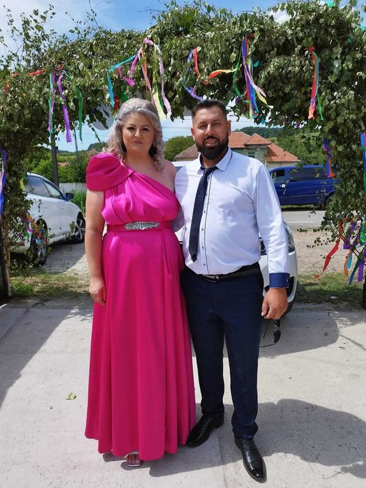Vand rochie marimea 50