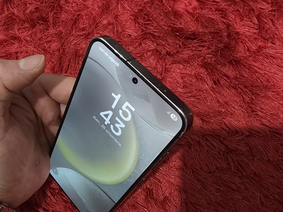 -Samsung S24, Grey, 128Gb, 8Ram, doar telefonul, semne accentuate de u