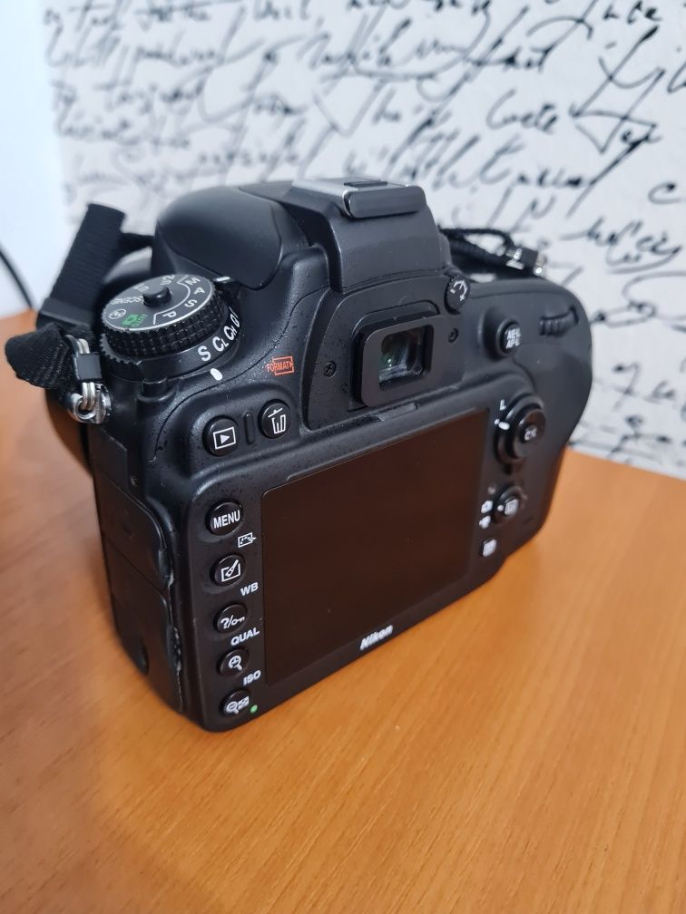 Vând Nikon d610 cu accesorii