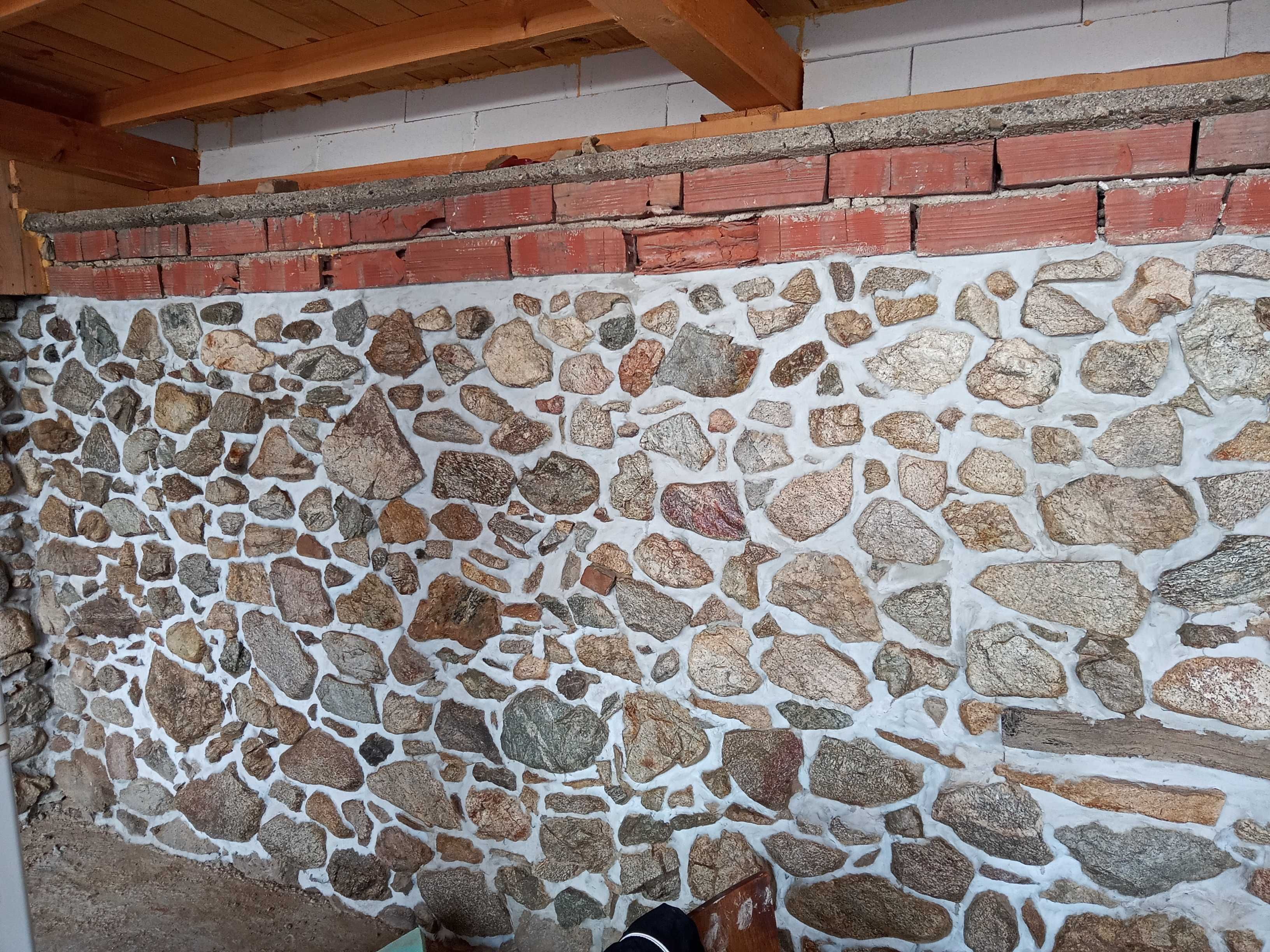Фугиране на каменни стени