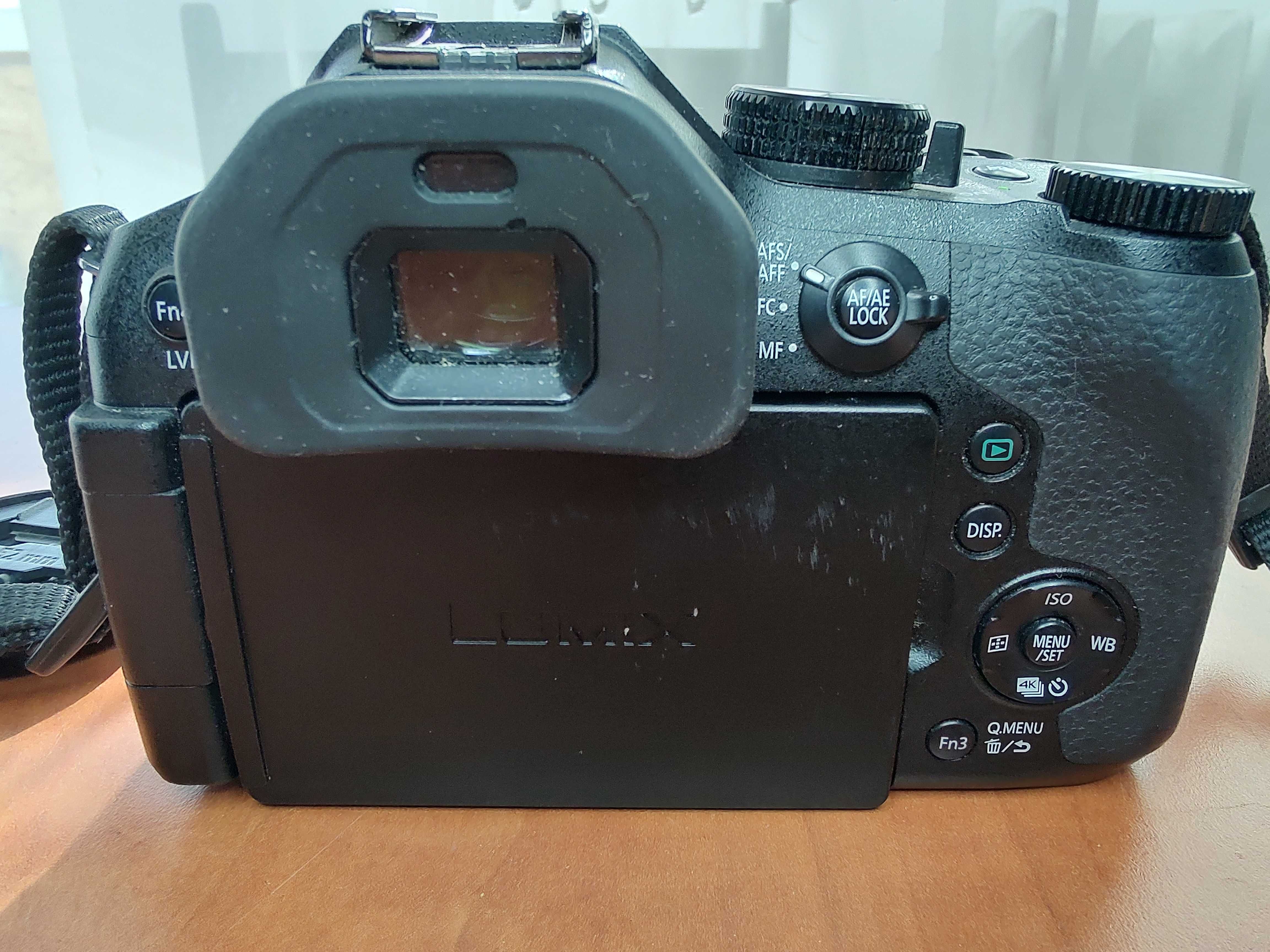 Aparat Foto Bridge Panasonic Lumix DMC-FZ300 12.1MP 4K 5 acumulatori