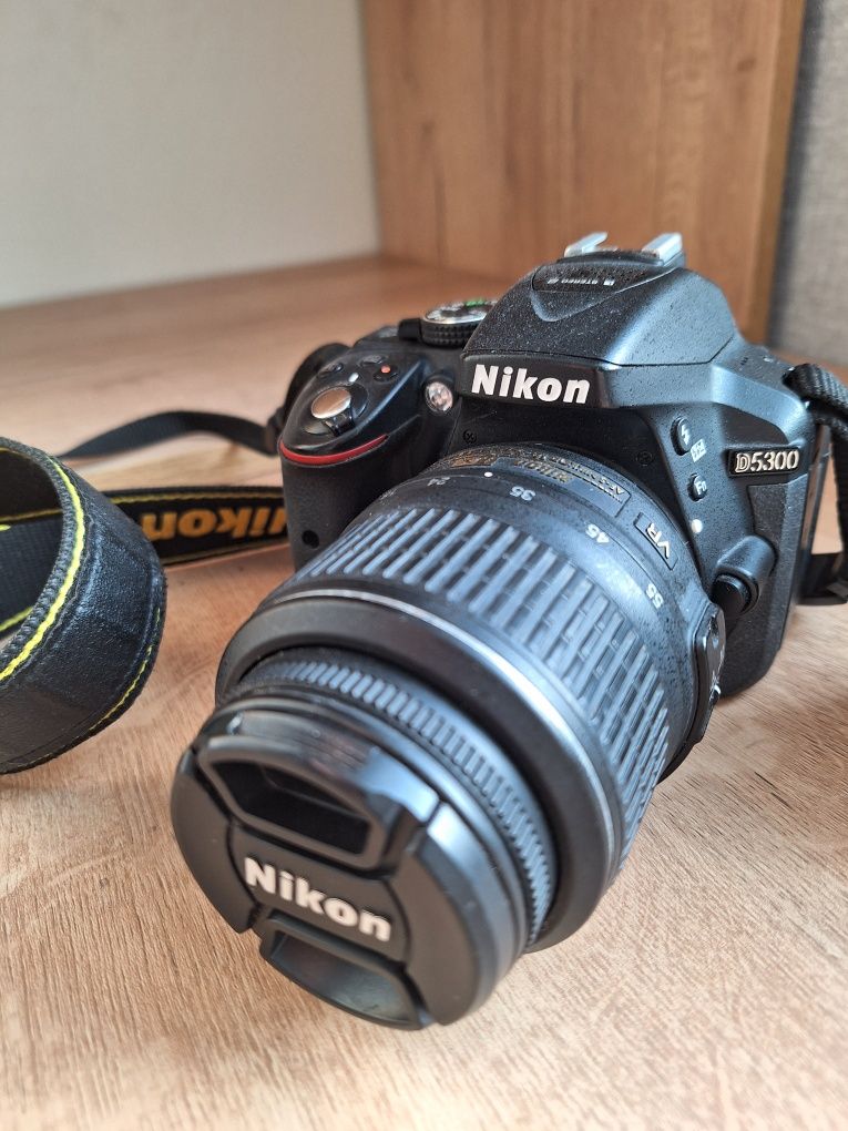 Продам фотоаппарат Nikon D5300 + объектив  YONGNUO 50mm
