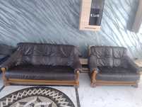 Canapea de piele