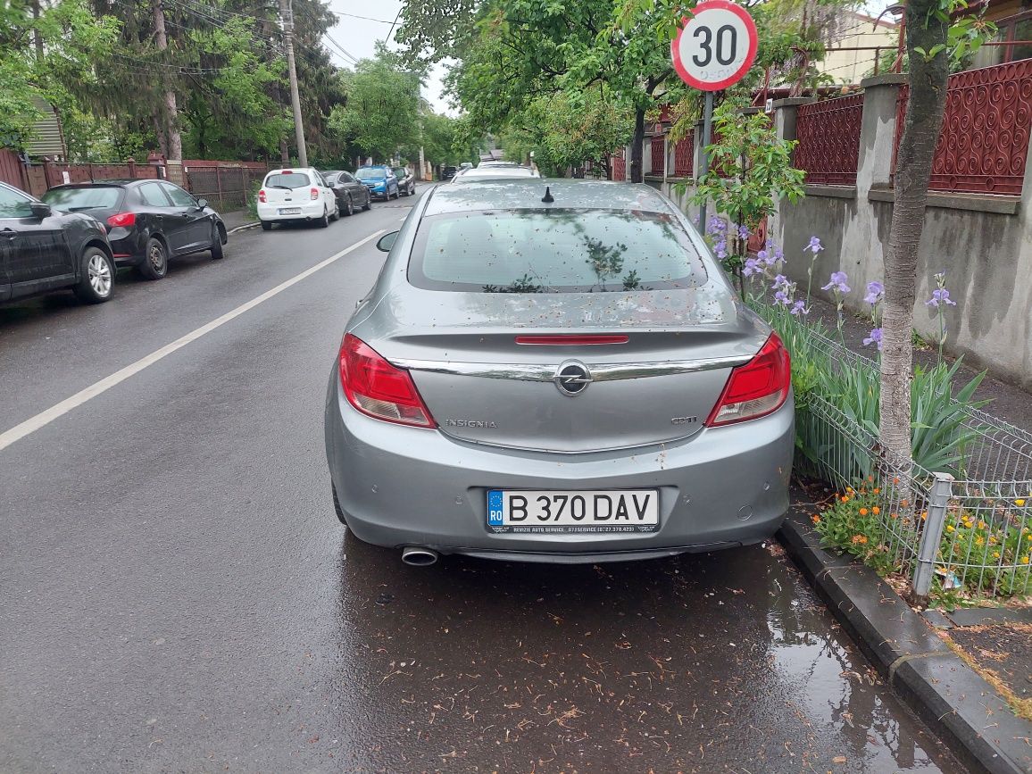 DE VÂNZARE opel insignia