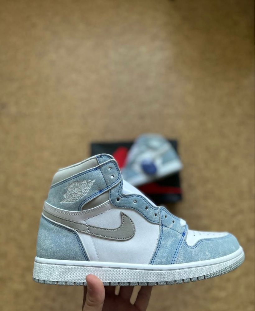 Jordan 1 hyper royal