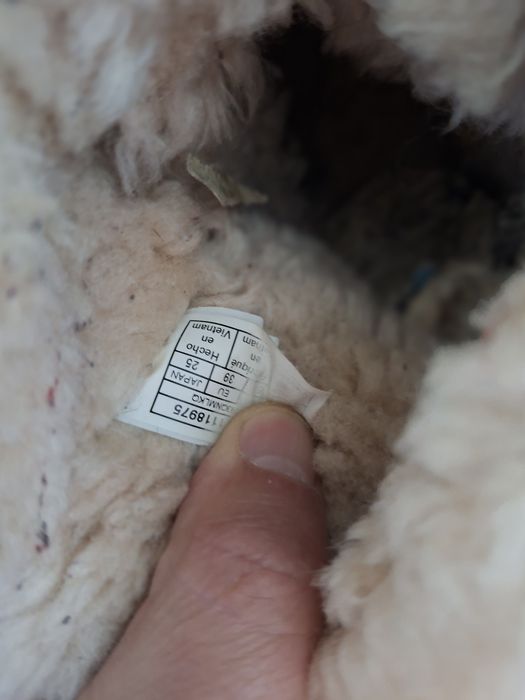 Vând cisme UGG nr 39 originale