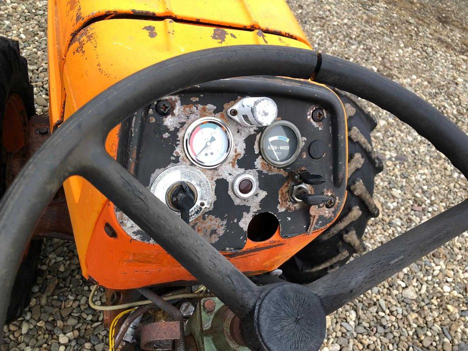 Tractoraș 4x4 FIAT recent adus