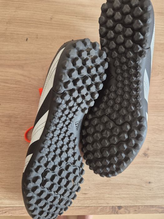 Футболни обувки - стоножки, "Адидас предатор", номер 41 и 1/3