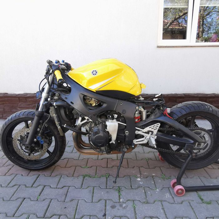 Dezmembrez Yamaha R6 03 05