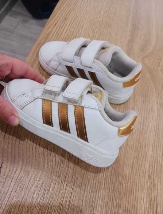 Оригинални детски маратонки на Adidas