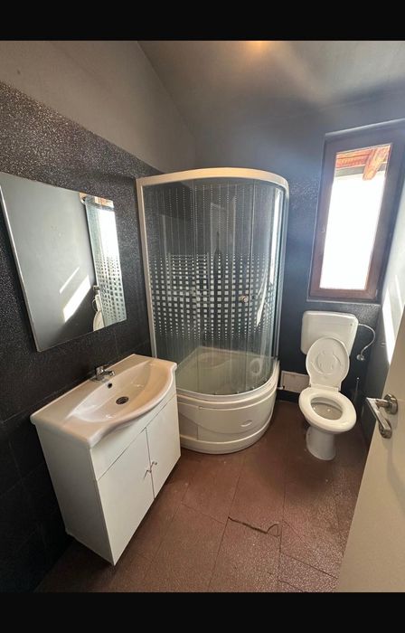 Închiriez garsonieră