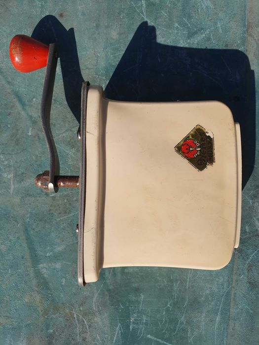 Rasnita vintage germana Dienes Mokka, functionala