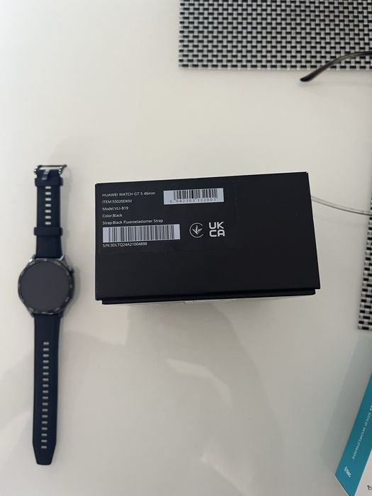 Продавам Huawei watch gt5!Гаранция още 19 месеца .
