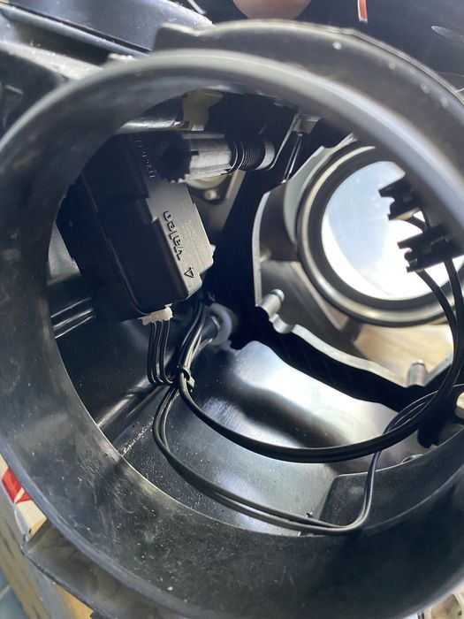 Фарове Valeo за VW Passat B6 - за ремонт