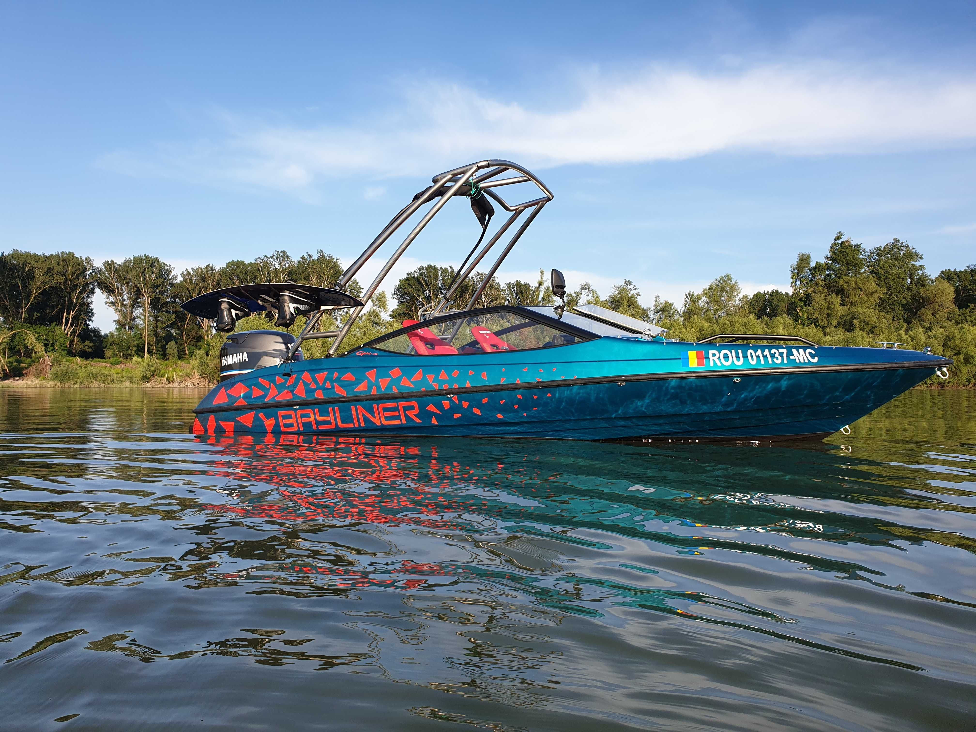 Barca Bayliner Capri 1700