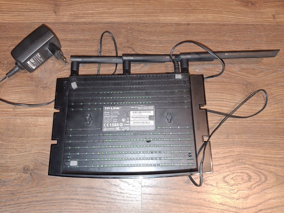 Продам Wi-Fi роутер TP-Link N600 (TD-W8980)